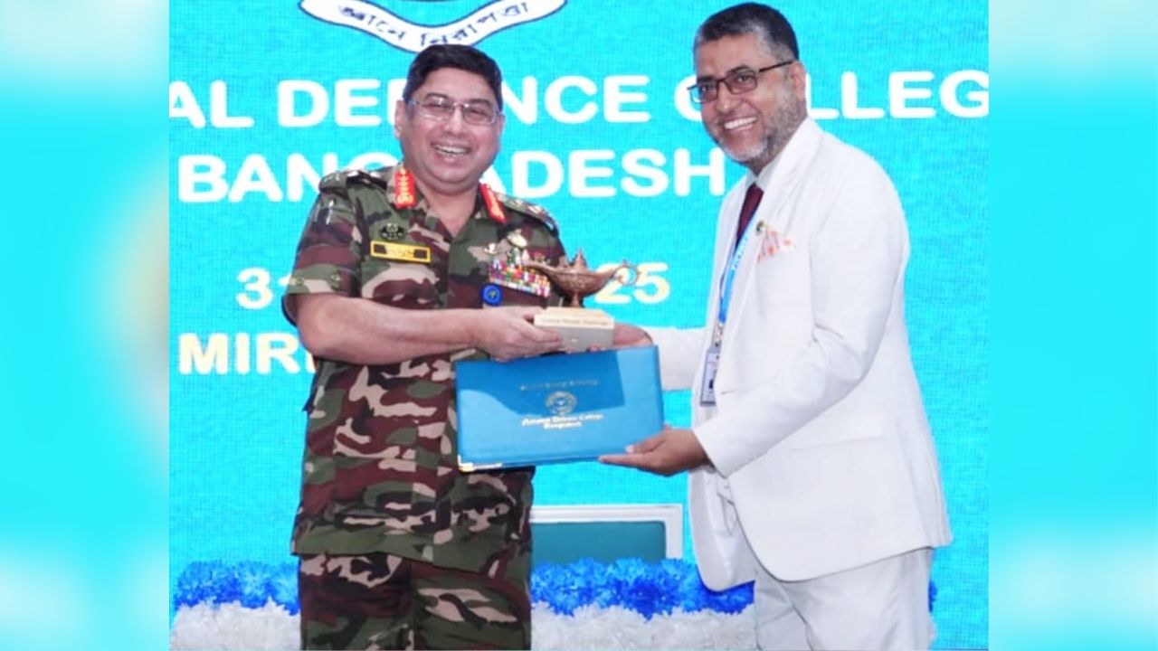 ক্যাপস্টোন লিডারশিপ কোর্সের বিশেষ স্বীকৃতি অর্জন করলেন বিসিসিএমইএ সভাপতি